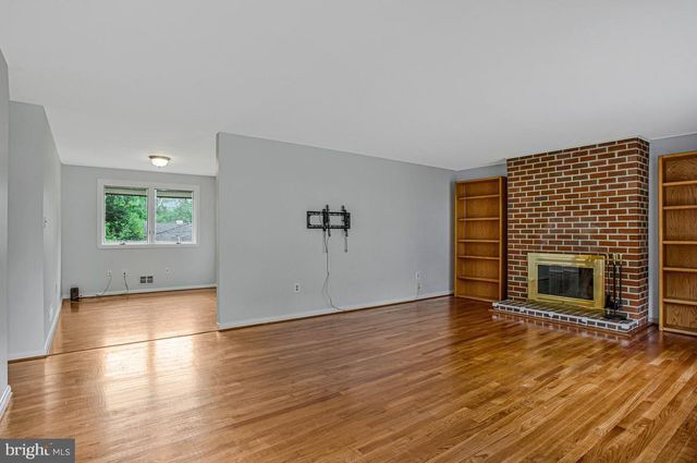 6721 PINE DR, Columbia, MD 21046