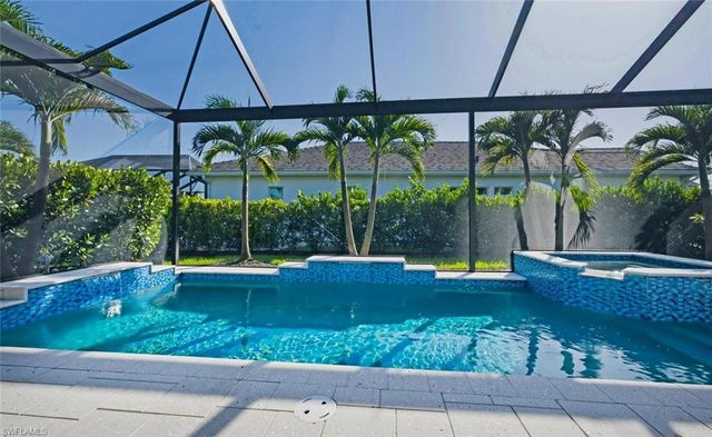 8986 Redonda DR, Naples, FL 34114