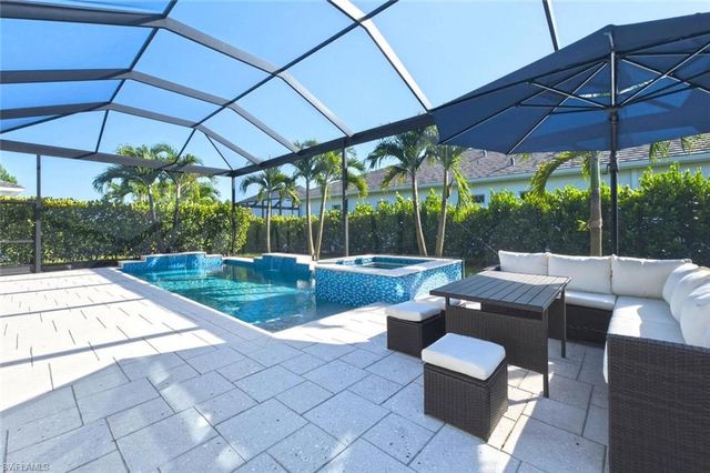 8986 Redonda DR, Naples, FL 34114