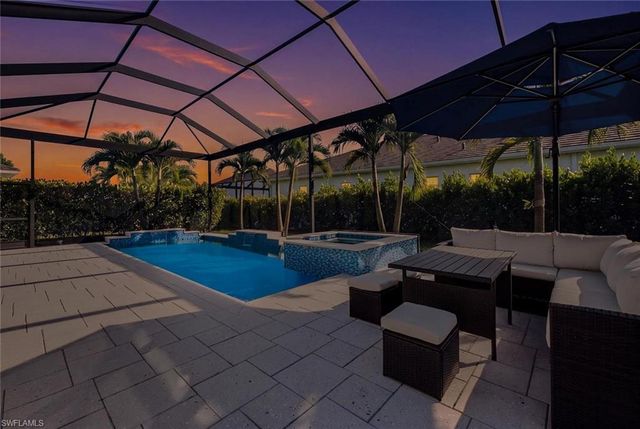 8986 Redonda DR, Naples, FL 34114