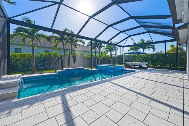 8986 Redonda DR, Naples, FL 34114