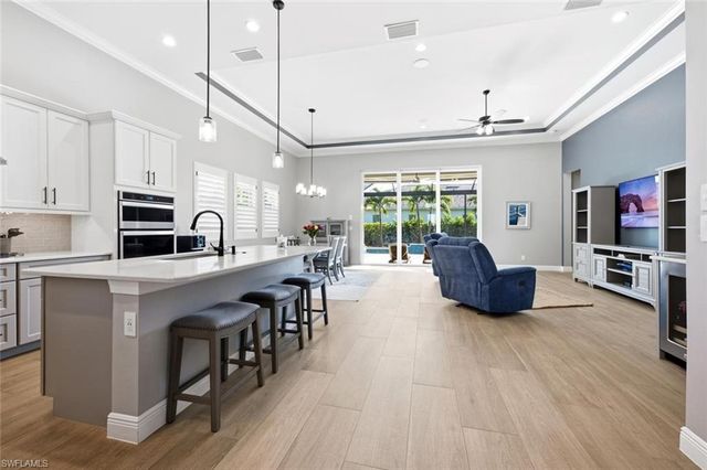 8986 Redonda DR, Naples, FL 34114