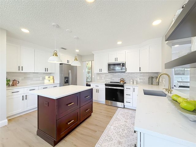 2622 CARIBE DR, The Villages, FL 32162