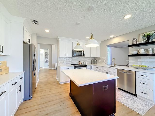 2622 CARIBE DR, The Villages, FL 32162