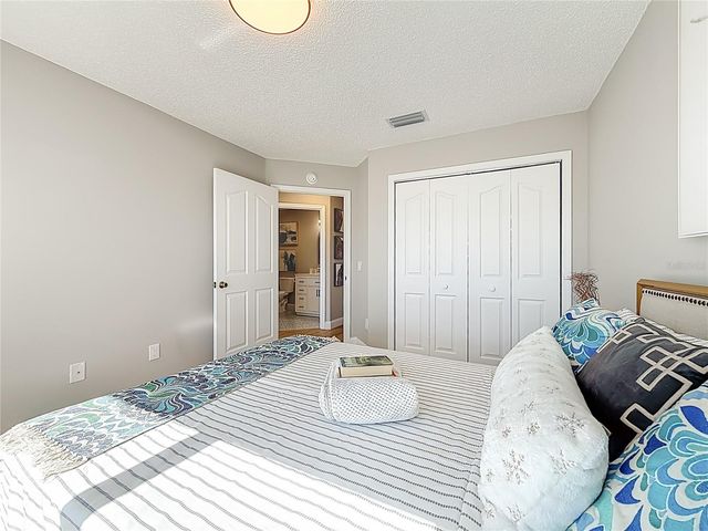 2622 CARIBE DR, The Villages, FL 32162