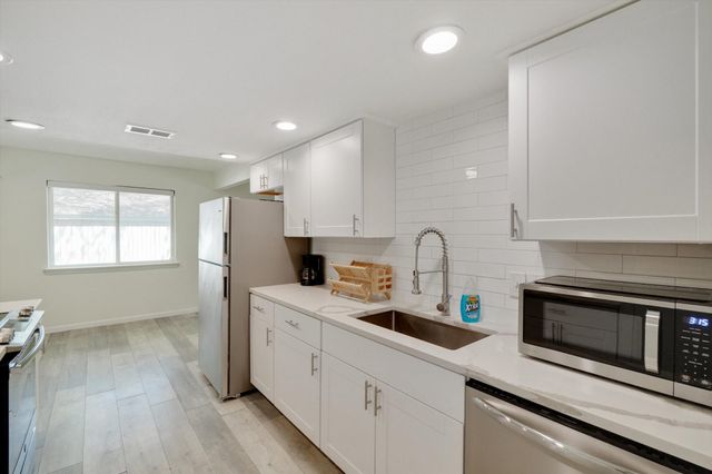 742 Austrian Road, Grand Prairie, TX 75050