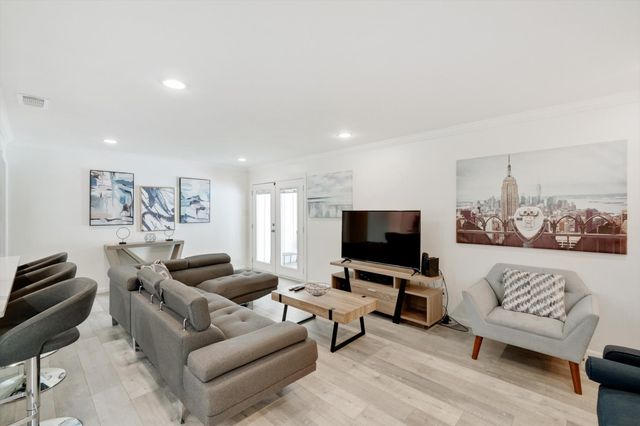 742 Austrian Road, Grand Prairie, TX 75050