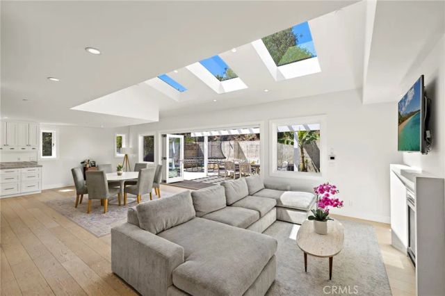 3203 Tyrol Drive, Laguna Beach, CA 92651