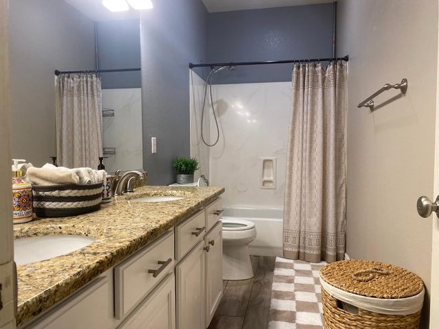 9237 W Irma Lane, Peoria, AZ 85382