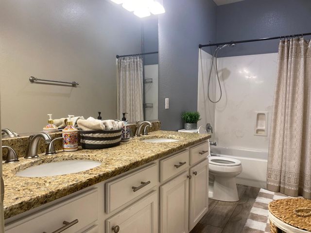 9237 W Irma Lane, Peoria, AZ 85382