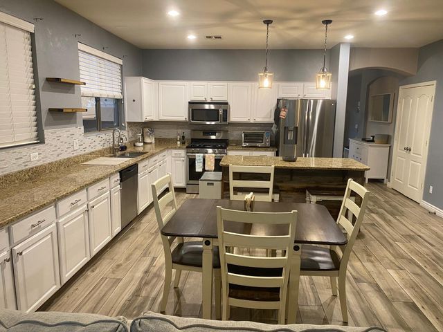 9237 W Irma Lane, Peoria, AZ 85382