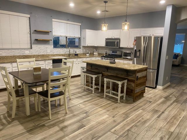 9237 W Irma Lane, Peoria, AZ 85382