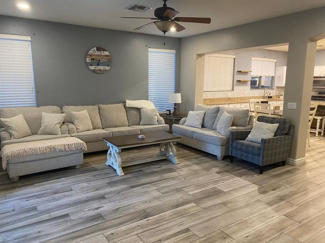 9237 W Irma Lane, Peoria, AZ 85382