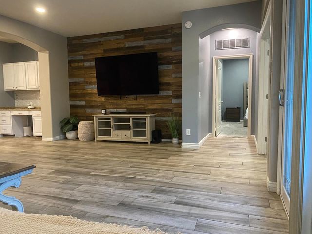 9237 W Irma Lane, Peoria, AZ 85382