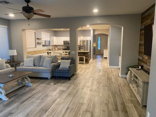 9237 W Irma Lane, Peoria, AZ 85382