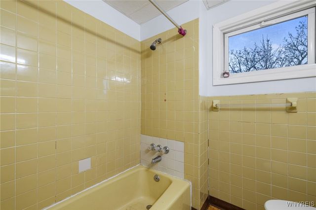 572 Wyoming Avenue, Buffalo, NY 14215