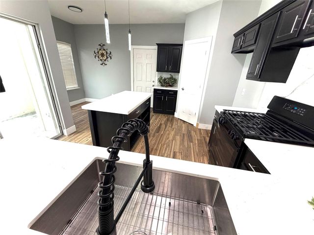 4707 Cashel Circle C, Houston, TX 77069