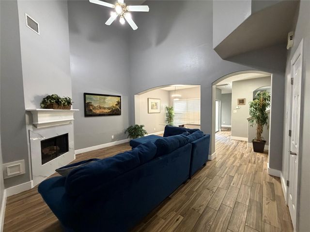 4707 Cashel Circle C, Houston, TX 77069
