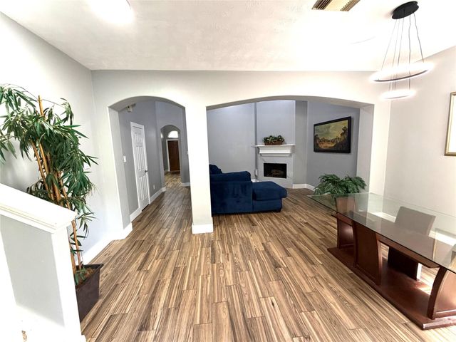 4707 Cashel Circle C, Houston, TX 77069