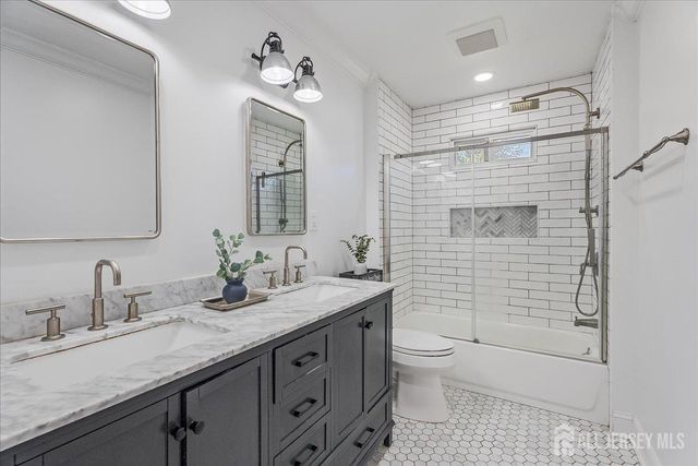111 W Willow Street, Colonia, NJ 07067