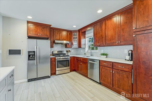 111 W Willow Street, Colonia, NJ 07067