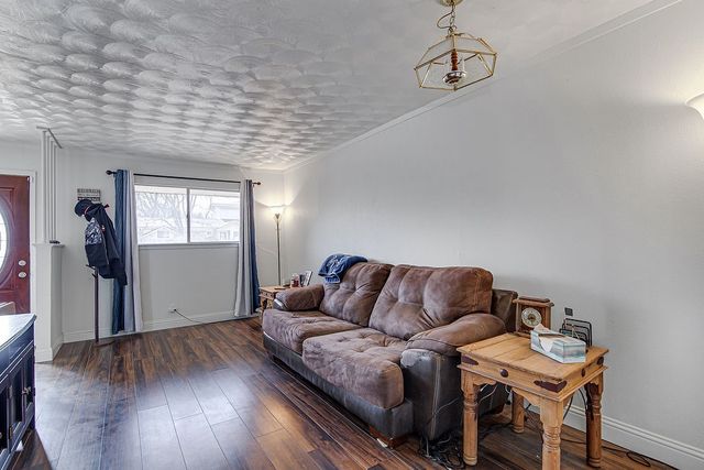 304 Sundown Court, Burleson, TX 76028