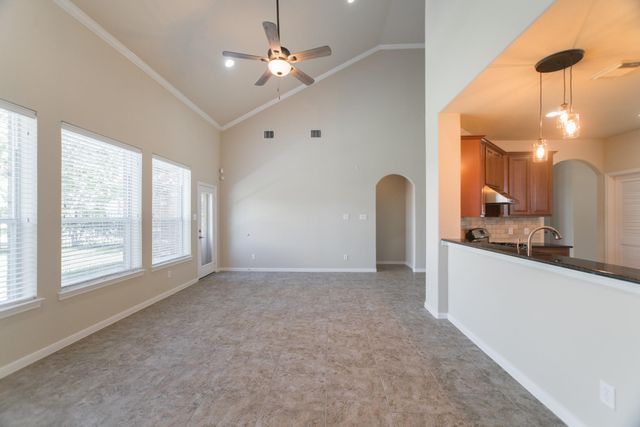 139 S Rocky Point Cir, The Woodlands, TX 77389