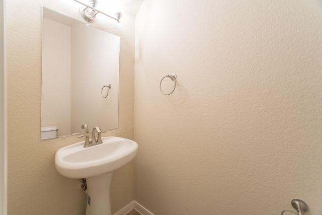 139 S Rocky Point Cir, The Woodlands, TX 77389