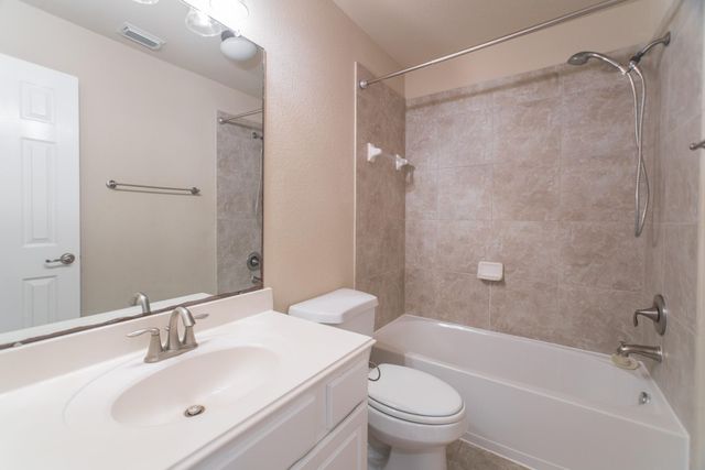 139 S Rocky Point Cir, The Woodlands, TX 77389