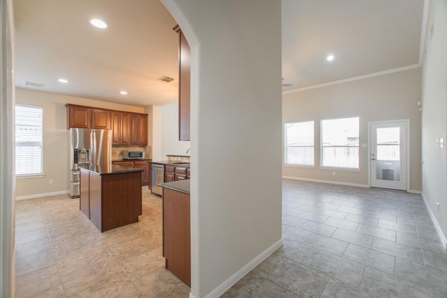 139 S Rocky Point Cir, The Woodlands, TX 77389