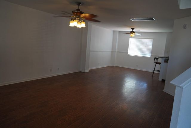 1623 War Horse LN, Round Rock, TX 78664