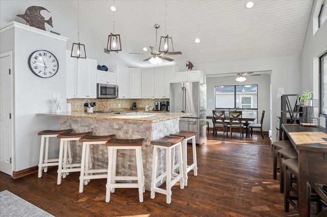 278 Shady Shores Drive, Mabank, TX 75156