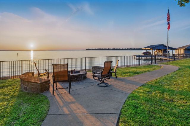 278 Shady Shores Drive, Mabank, TX 75156