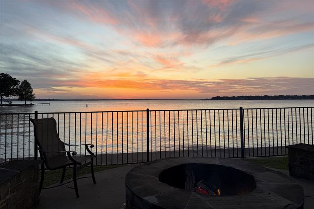 278 Shady Shores Drive, Mabank, TX 75156