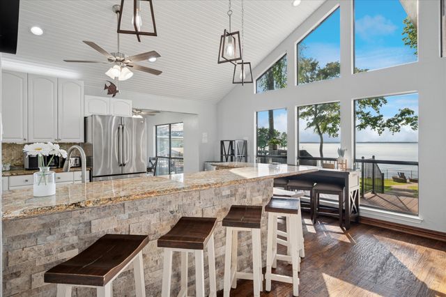 278 Shady Shores Drive, Mabank, TX 75156