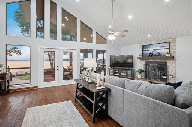 278 Shady Shores Drive, Mabank, TX 75156