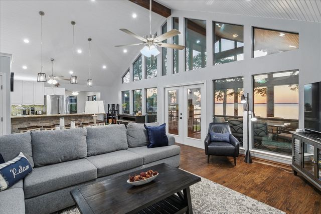 278 Shady Shores Drive, Mabank, TX 75156