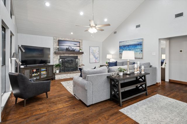 278 Shady Shores Drive, Mabank, TX 75156