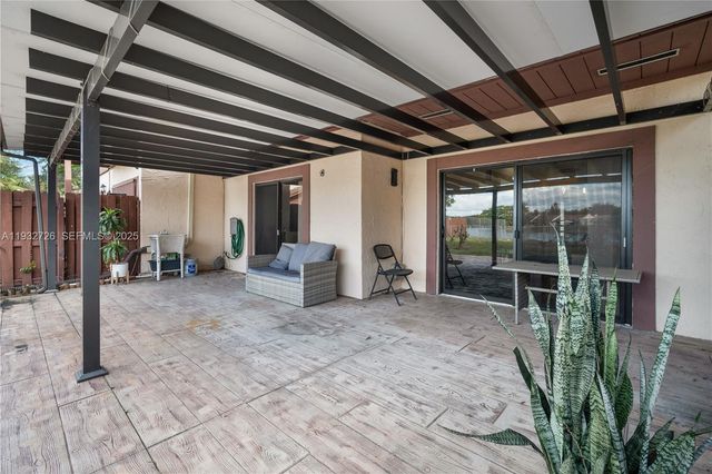 14805 SW 74th Ln, Miami, FL 33193