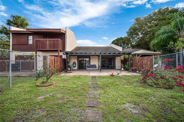 14805 SW 74th Ln, Miami, FL 33193