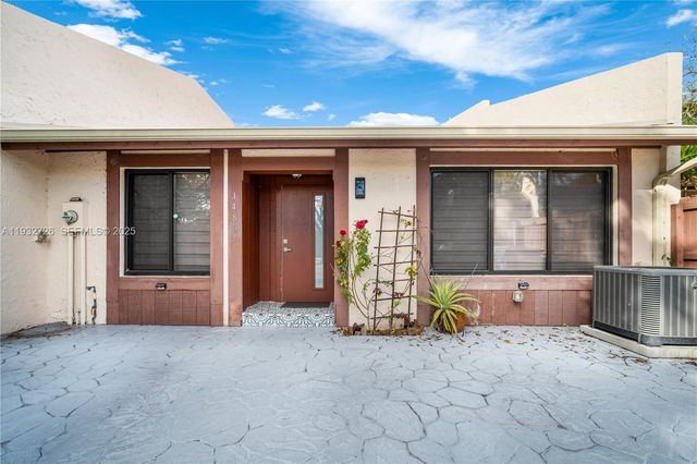 14805 SW 74th Ln, Miami, FL 33193