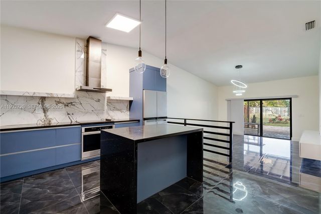 14805 SW 74th Ln, Miami, FL 33193