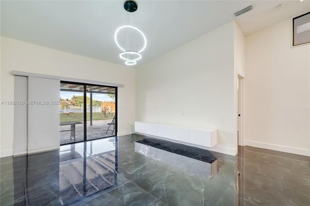 14805 SW 74th Ln, Miami, FL 33193