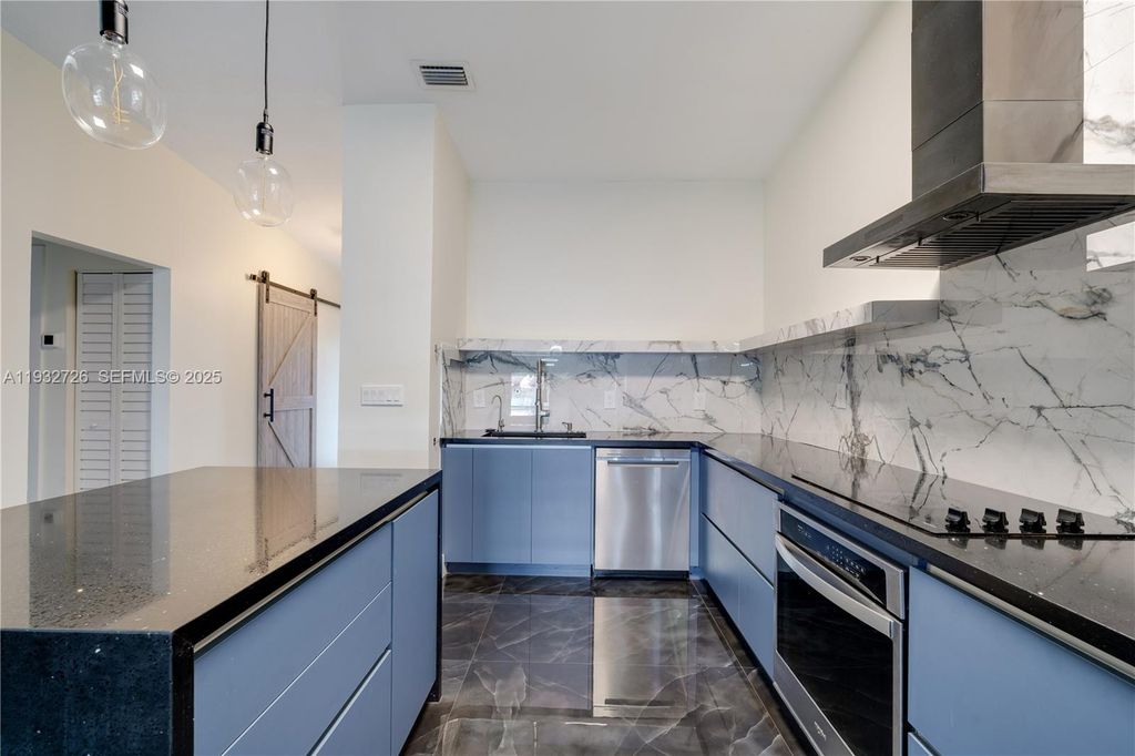 14805 SW 74th Ln, Miami, FL 33193