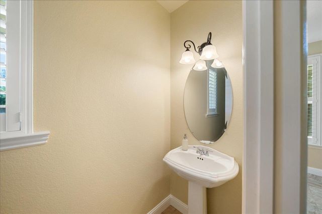 8704 Tapaderas Loop, Roseville, CA 95747