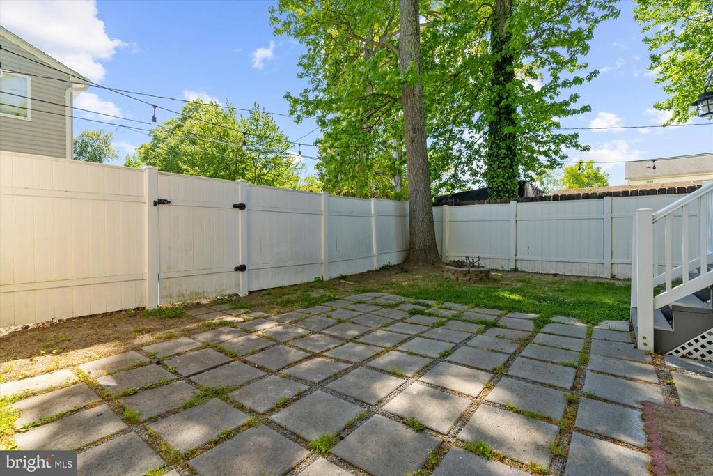 Image 32 of property listing at 3913 6TH ST, North Beach, MD 20714