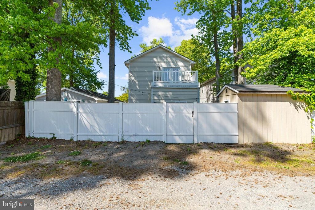 Image 38 of property listing at 3913 6TH ST, North Beach, MD 20714