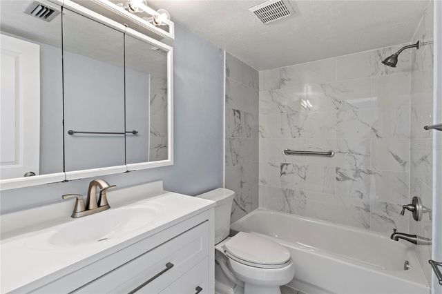 1801 GULF DRIVE N 160, Bradenton Beach, FL 34217