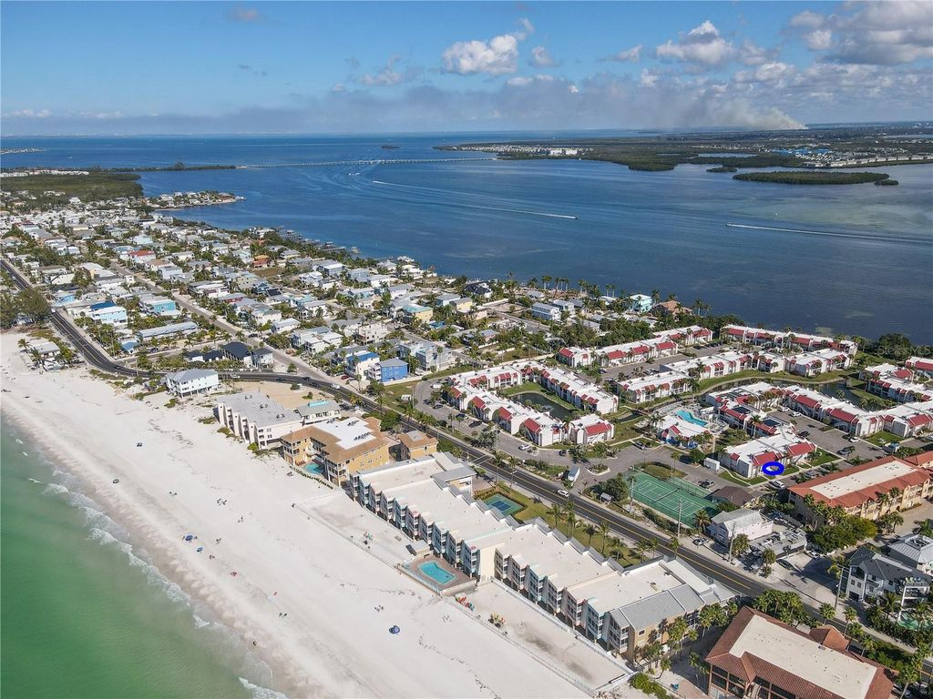 Image 15 of property listing at 1801 GULF DRIVE N 160, Bradenton Beach, FL 34217