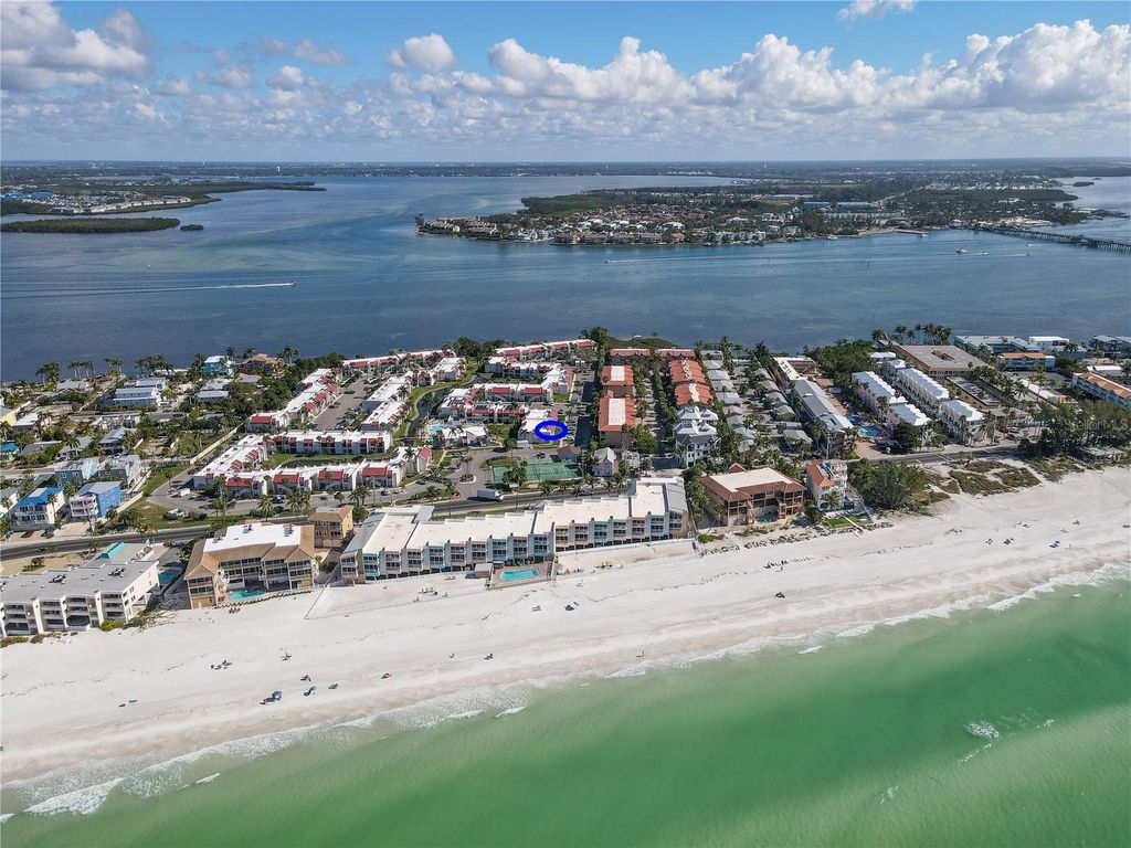 Image 16 of property listing at 1801 GULF DRIVE N 160, Bradenton Beach, FL 34217